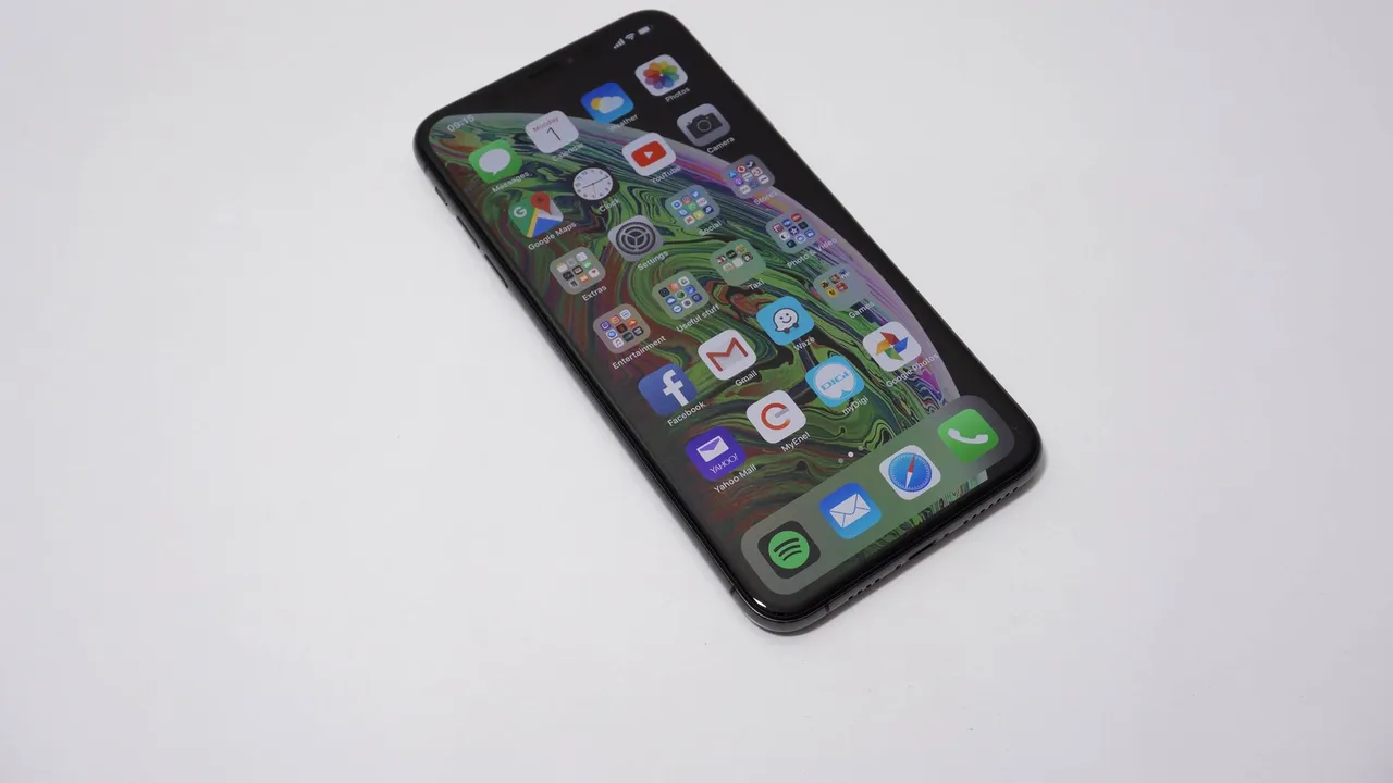 iPhone XS Max review: Cel mai greu smartphone lansat de Apple până acum vine cu un exterior familiar, dar cu surprize la interior