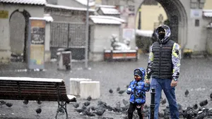 METEO Bucureşti. Vreme închisă şi ploi, timp de 3 zile. Condiţii de polei în Capitală