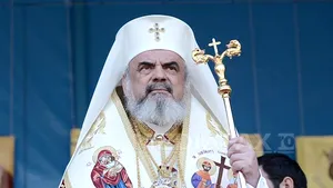 PF Daniel: Părinţii, rol esenţial în protejarea copiilor de unele influenţe negative ale internetului