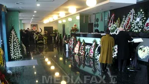 Înmormântarea lui Dumitru Sechelariu: Peste 7000 de persoane au participat la funeraliile fostului primar al Bacăului - FOTO