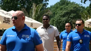 Actriţa Kristanna Loken şi Remy Bonjasky vor fi desemnaţi ambasadori onorifici ai staţiunii Mamaia