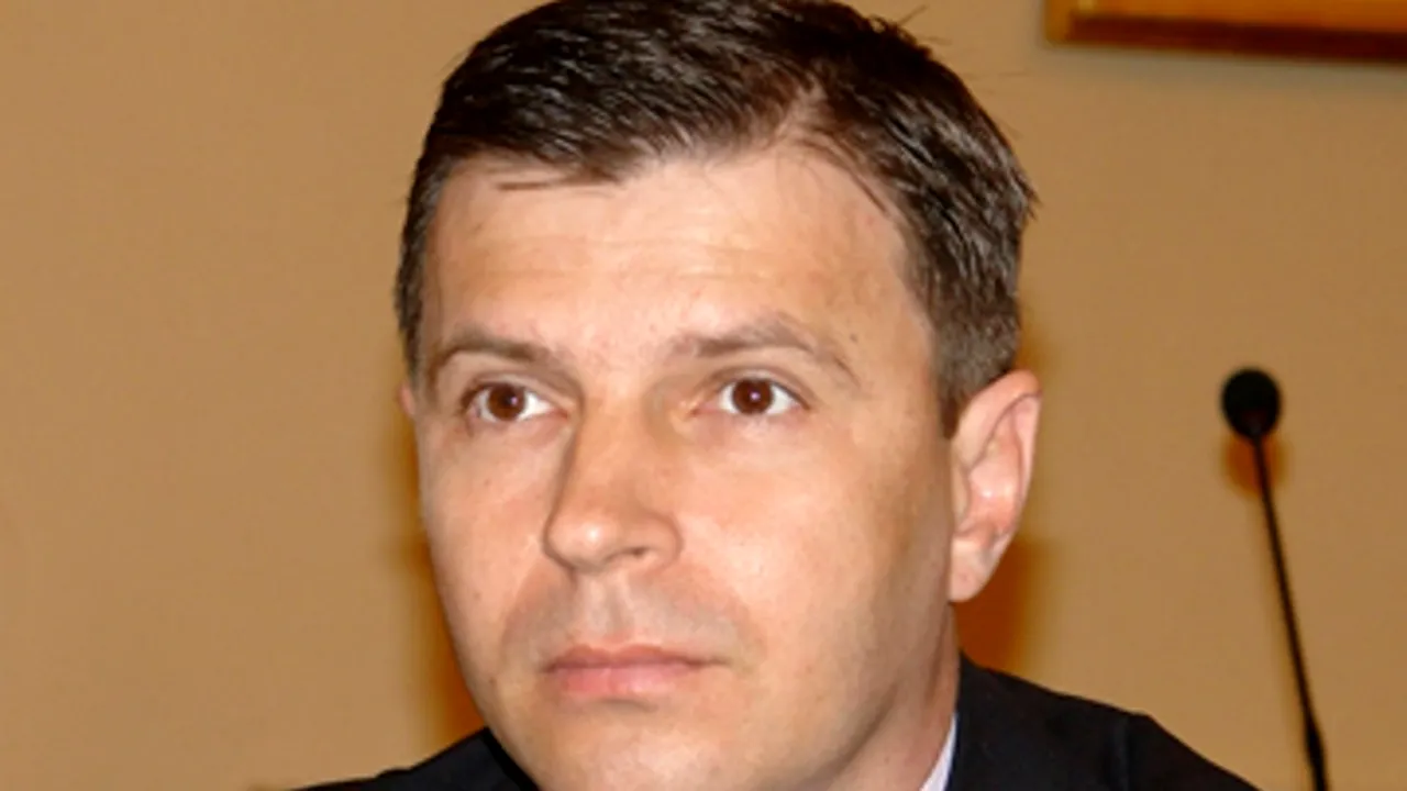 Vicepreşedintele CJ Hunedoara, arestat la domiciliu pentru corupţie, a revenit asupra demisiei