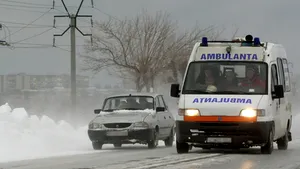 Şase accidente s-au produs pe DN 17, între Bistriţa şi Beclean, din cauza poleiului