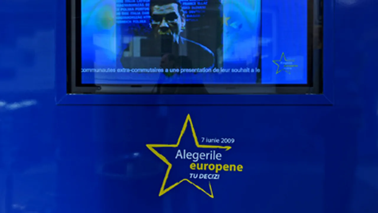 La Gara de Nord, cabina multimedia pentru euroalegeri a stârnit curiozitate şi îmbulzeală