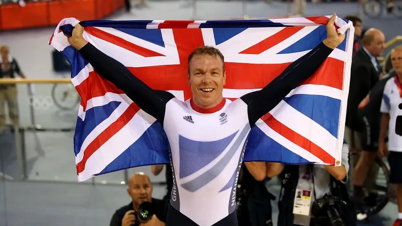 De mai multe ori campion mondial la ciclism de pistă, Chris Hoy spune că se tratează de cancer
