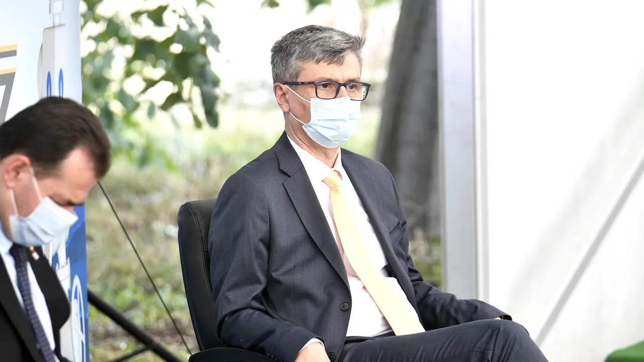 COMENTARIU Marius Oprea | Politica, între traseism şi rovignetă