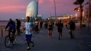 După 7 săptămâni de izolare strictă, spaniolii pot în sfârşit să iasă pentru exerciţii în aer liber. „Este un sentiment incredibil de libertate”