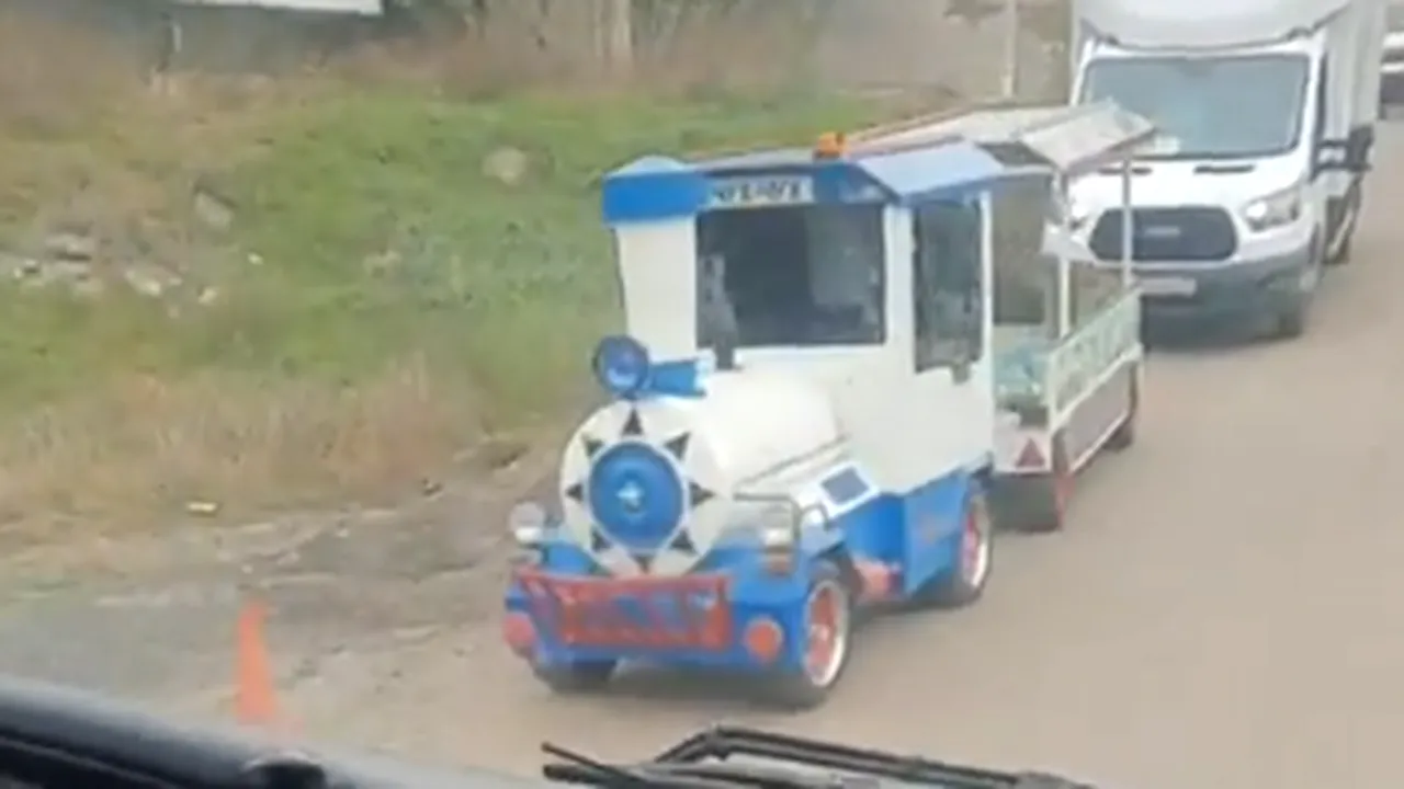 Ruşii au furat din Herson un trenuleţ pentru copii