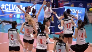 Moment istoric pentru voleiul românesc: După ce s-a calificat în finala Ligii Campionilor, CSM Volei Alba Blaj joacă împotriva celei mai bogate echipe de volei feminin din lume