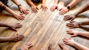 29 de experţi internaţionali participă la Summit-ul Încrederii din România 