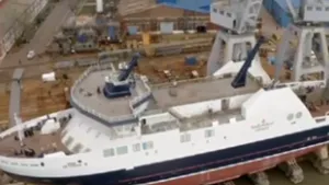 Navă fabricată la un şantier din Galaţi, retrimisă de Canada în România din cauza unor probleme - VIDEO