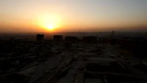 COMENTARIU Lelia Munteanu: Povestea unei femei capeşe şi dăunoase, de pe cheiul gârlei noastre până la Alep şi din inima Levantului la Stambul