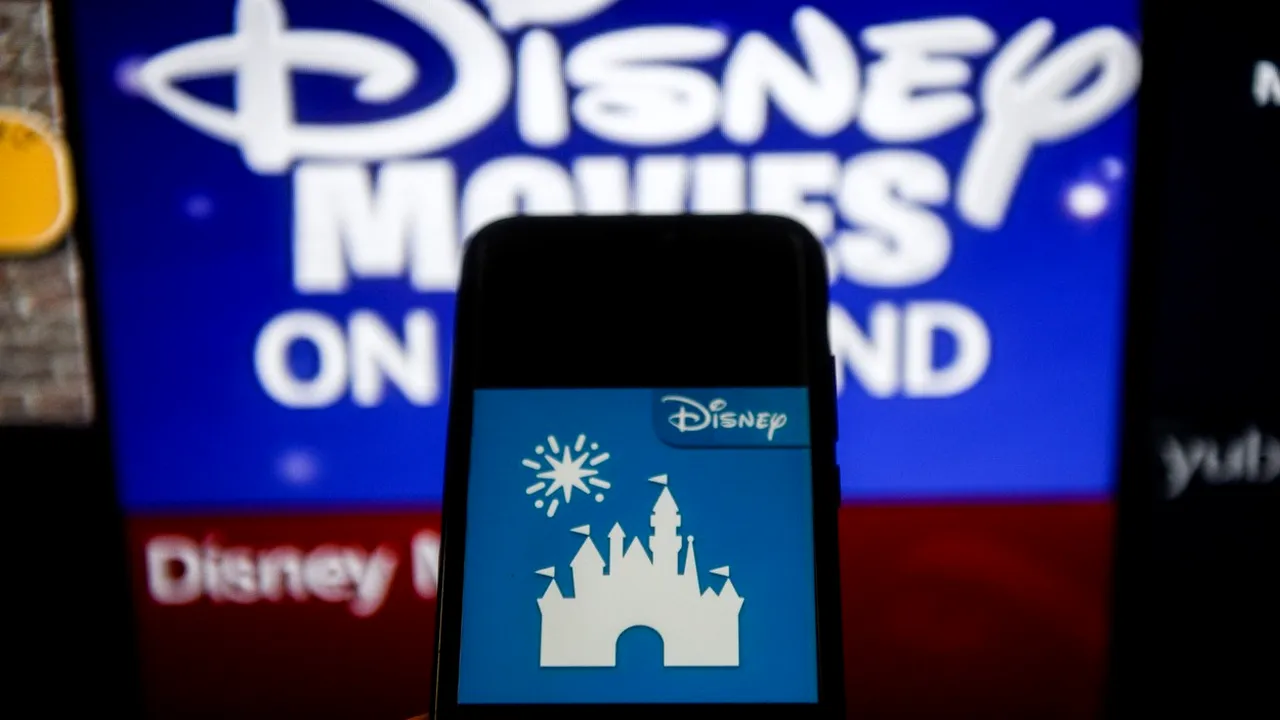 Pandemia a „costat” compania Disney $3,5 miliarde în venituri pierdute. Ce se întâmplă cu filmul Mulan