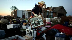 Dezastru provocat de TORNADE în Oklahoma şi Missouri: Cel puţin 12 morţi, printre care şi doi copii - VIDEO, GALERIE FOTO
