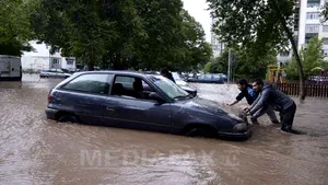 Stare de urgenţă într-un oraş din nordul Bulgariei din cauza unor inundaţii