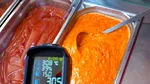 Alimente expirate, mucegai și diferențe de preț descoperite de ANPC. Amenzi de peste 3 milioane de lei în urma controalelor
