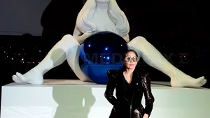 Lady Gaga şi-a lansat cel de-al treilea album de studio, 