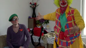 Cluj: Doi tineri s-au căsătorit civil în costume de clovni