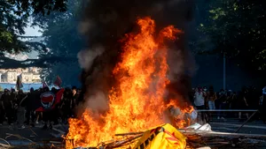 Elveția: Confruntări violente după ce 20.000 de oameni au protestat la Geneva împotriva summitului G7