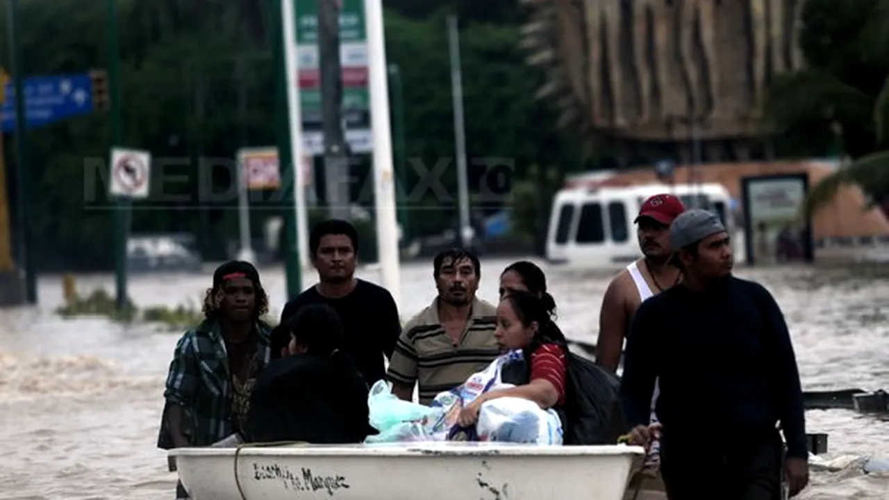 Furtuni tropicale în Mexic: Cel puţin 40 de morţi şi 230.000 de sinistraţi, din cauza intemperiilor - FOTO