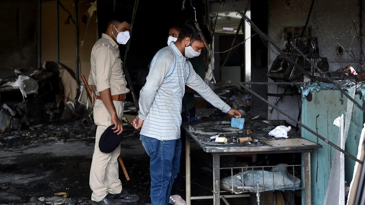 COVID-19 omoară şi indirect. Incendiu izbucnit într-un spital din India. Mai mulţi morţi raportaţi, inclusiv asistente