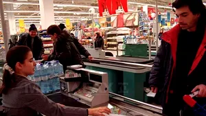 Comercianţii, nemulţumiţi de prevederea că un client poate pleca fără să achite dacă nu primeşte bon