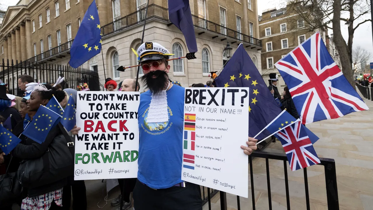 Aproape 60% dintre britanicii care au votat pro-Brexit, dispuşi acum să plătească pentru cetăţenia UE. Sumele pe care le-ar achita pentru drepturile din Uniune