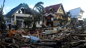 Bilanţul taifunului în Filipine: ONU anunţă cel puţin 4.460 de morţi. Datele oficiale de la Guvern - 3.621 de morţi - VIDEO