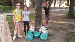 Un copil vrea să salveze planeta. Povestea Emei, o fetiţă de 9 ani care a devenit model pentru adulţi | GALERIE FOTO, VIDEO