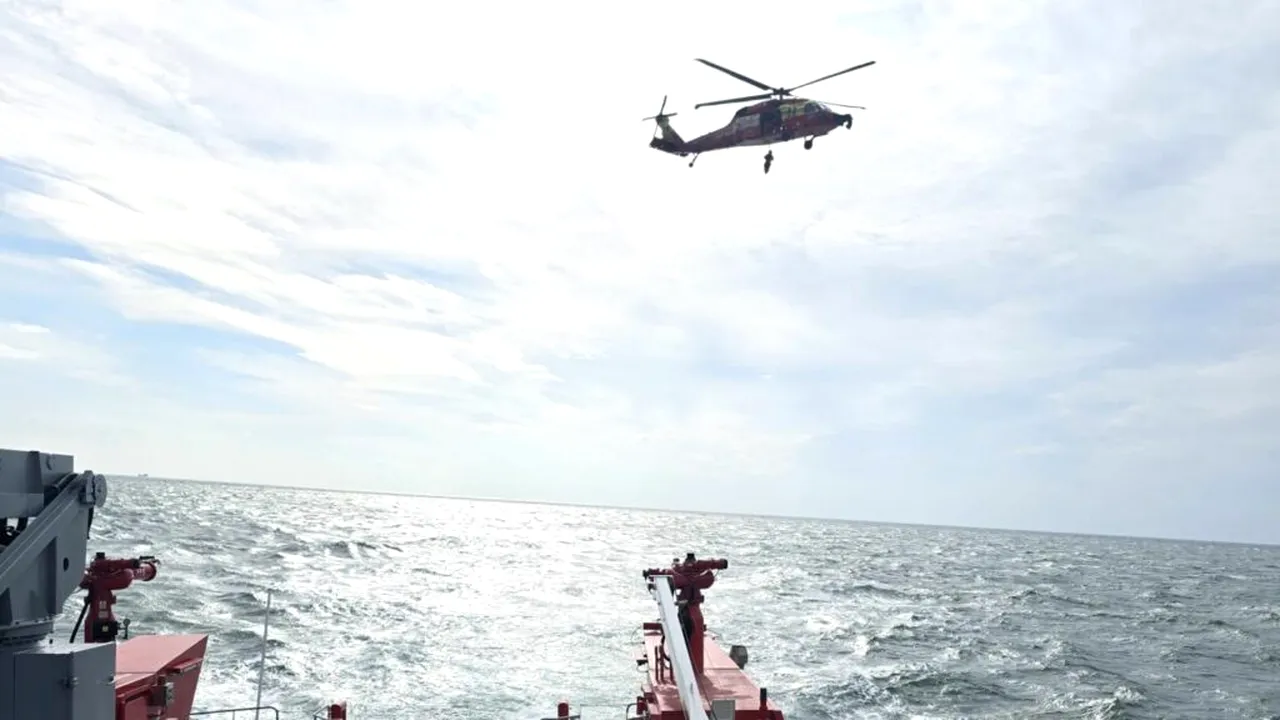 Operațiunile de căutare a marinarilor dispăruți continuă în Marea Neagră