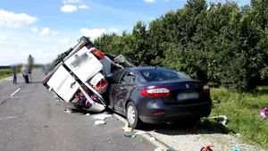 MAE, despre accidentul din Ungaria: Opt români au fost răniţi. Dintre aceştia, doi au suferit răni grave