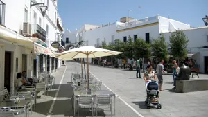 Orașul spaniol vestit pentru pește prăjit e ideal de vizitat în septembrie