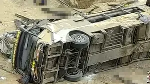Autobuz prăbuşit în Peru. Cel puţin 24 de persoane de decedat