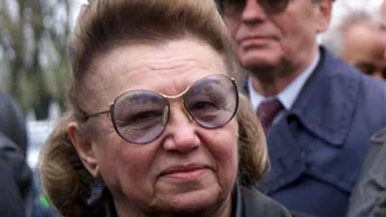 Ana Mureşan leşină din nou la conferinţa lui CV Tudor