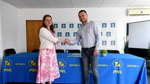 Ministrul Educaţiei, Ligia Deca, s-a înscris în PNL, filiala Sector 6
