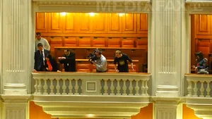 Ponta: Băsescu le va certa pe Udrea şi Anastase pentru scandările din Parlament