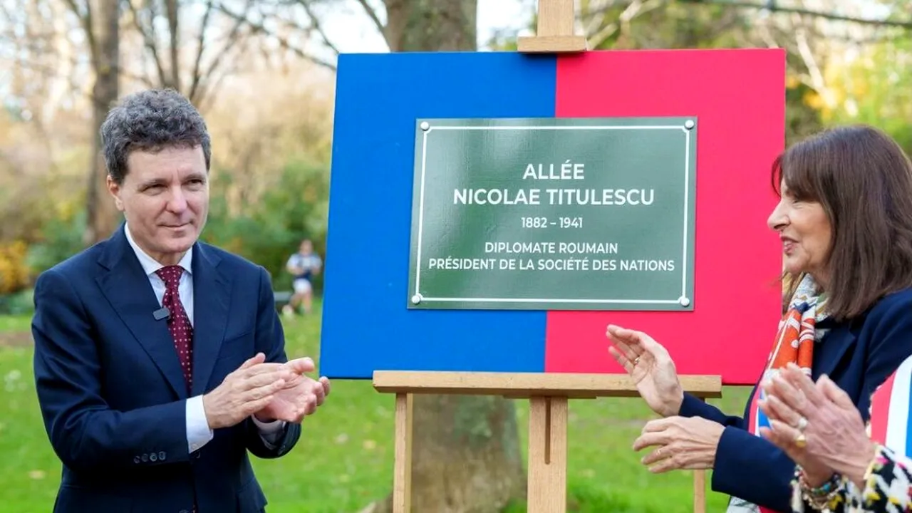 Nicușor Dan, întâlnire cu primarul Parisului. A inaugurat aleea Nicolae Titulescu din Parcul Monceau
