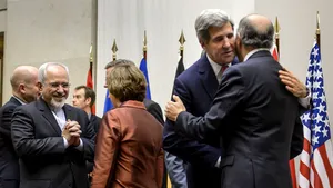 ACORD între marile puteri şi Iran asupra programului nuclear al Teheranului. Acest acord aduce o speranţă de ieşire dintr-o criză care durează de 10 ani