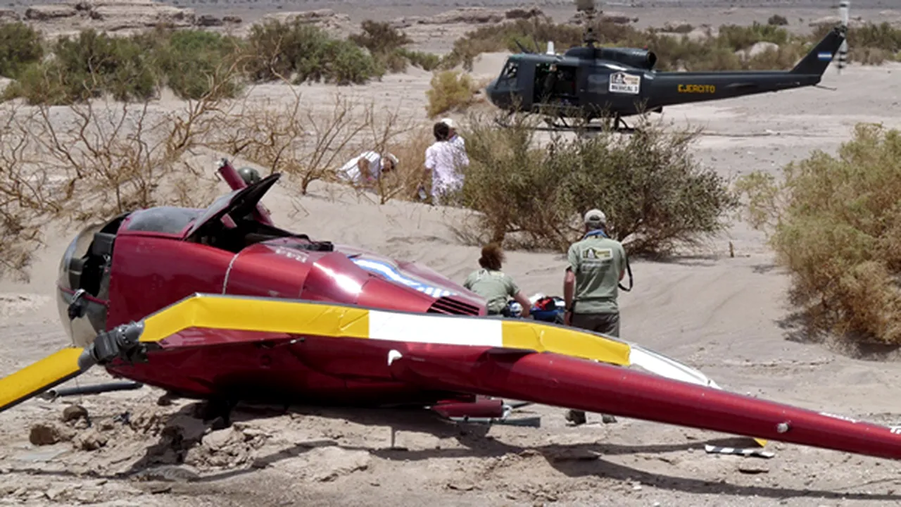 Un elicopter cu ziarişti de la Raliul Dakar s-a prăbuşit, două persoane au fost rănite