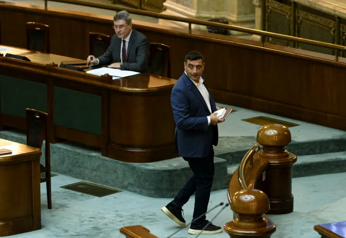 Scandal în Parlament între AUR și USR. Simion: USR s-a transformat într-o „grupare extremistă de stânga” / Dimitriu: Gurul lor, Georgescu, tocmai a fost pus sub acuzare pentru trădare