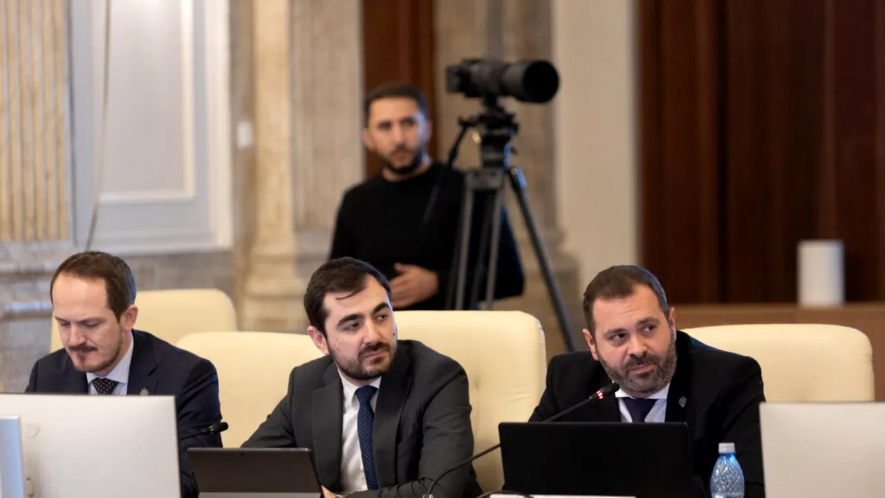 USR cere explicații pentru primele de milioane acordate la ANRE, ASF și ANCOM