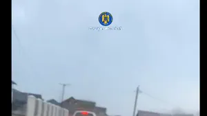 Adolescent la volan, urmărit în trafic și oprit cu focuri de armă pe un drum din Ialomița