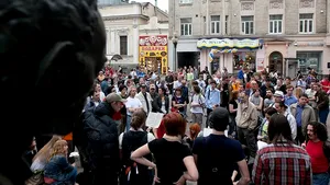 Două mii de persoane au participat la o 
