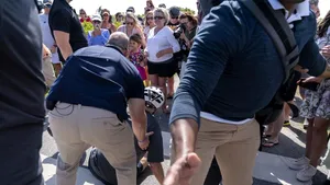 VIDEO Joe Biden i-a speriat pe americani. Preşedintele, în vârstă de 79 de ani, a căzut de pe bicicletă