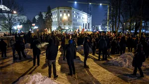 GALERIE FOTO Protest în faţa Guvernului faţă de OUG privind graţierea / Mitinguri la Cluj Napoca, Iaşi, Sibiu şi Craiova  