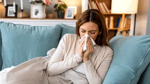 Cazurile de Covid cresc din cauza variantelor Nimbus și Stratus. Care sunt simptomele la care să fii atent