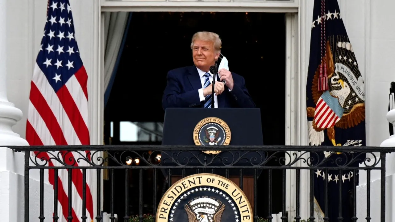 Alegeri prezidenţiale SUA. Ce declaraţii a oferit Donald Trump la prima înfăţişare după diagnosticul COVID-19. Ce spun medicii despre starea lui Trump şi la ce rezultate se aşteaptă Biden