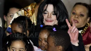 Michael Jackson a mituit cu 200 milioane de dolari familiile unor băieţi pe care i-a molestat sexual