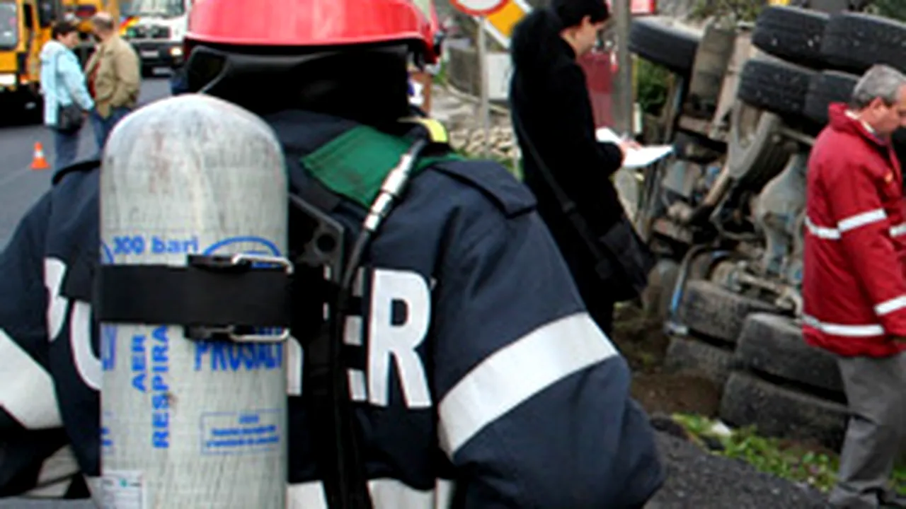Două cisterne, dintre care una plină cu motorină, s-au ciocnit pe DN 1