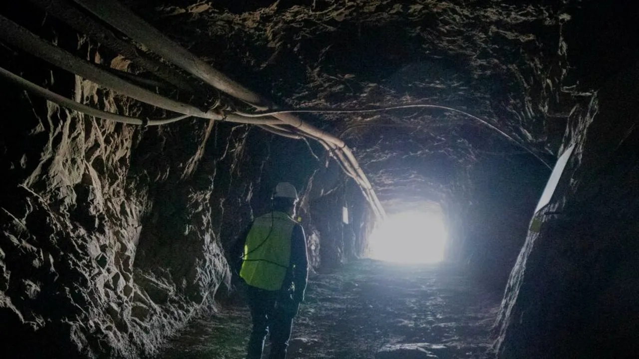 Pași pentru reluarea exploatării grafitului în zona Baia de Fier, județul Gorj